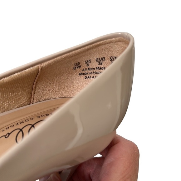 Abella Taupe Patent Leather Pumps - Size 9W - Picture 6 of 14